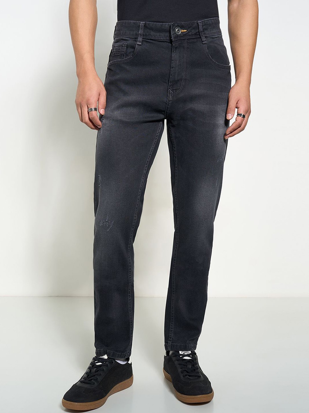 

SF JEANS by Pantaloons Men Slim Fit Low Distress Light Fade Jeans, Grey