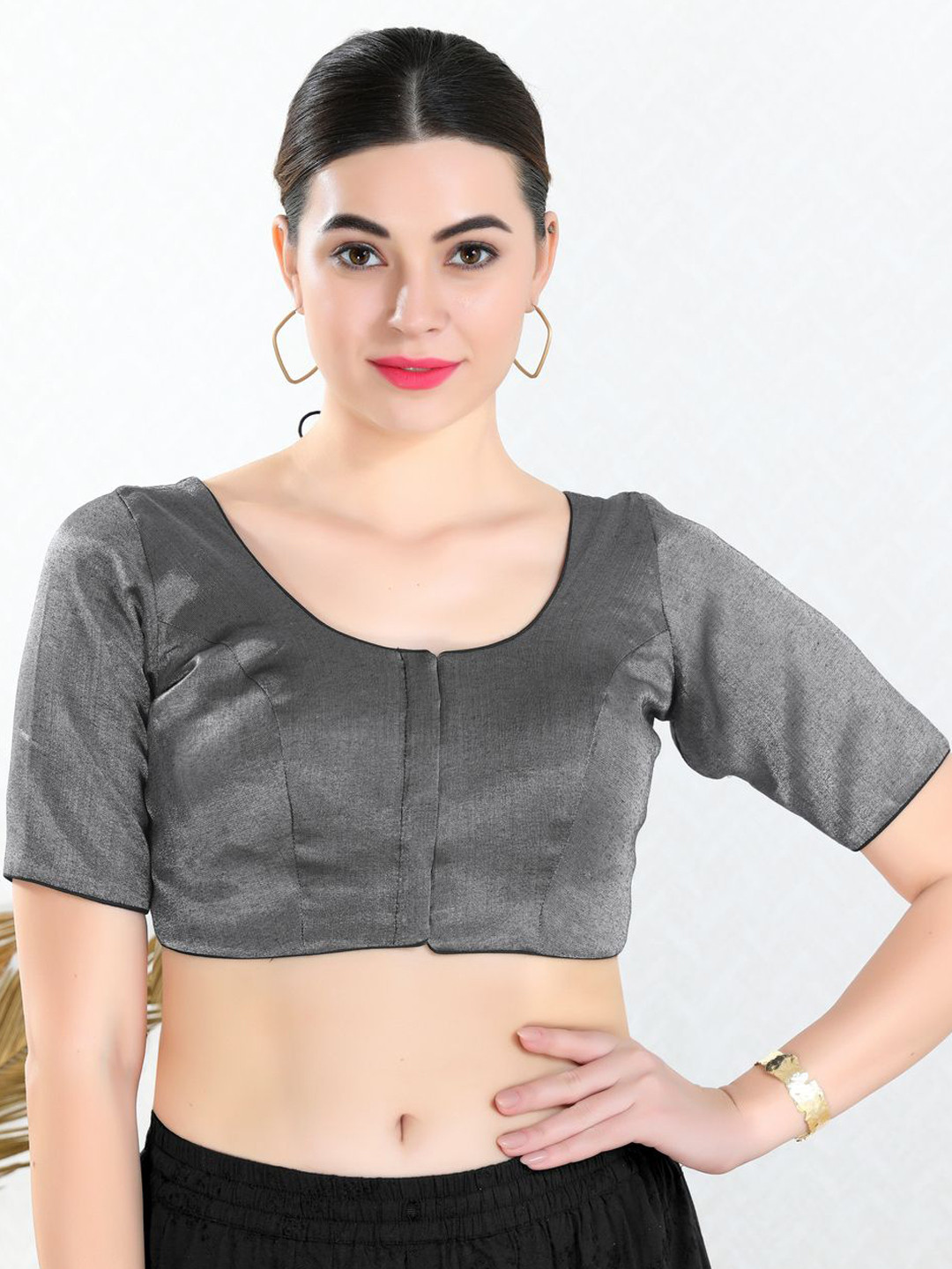 

VAMAS - THE DESIGNER BLOUSES Women Silk Round-Neck Padded Saree Blouse, Black