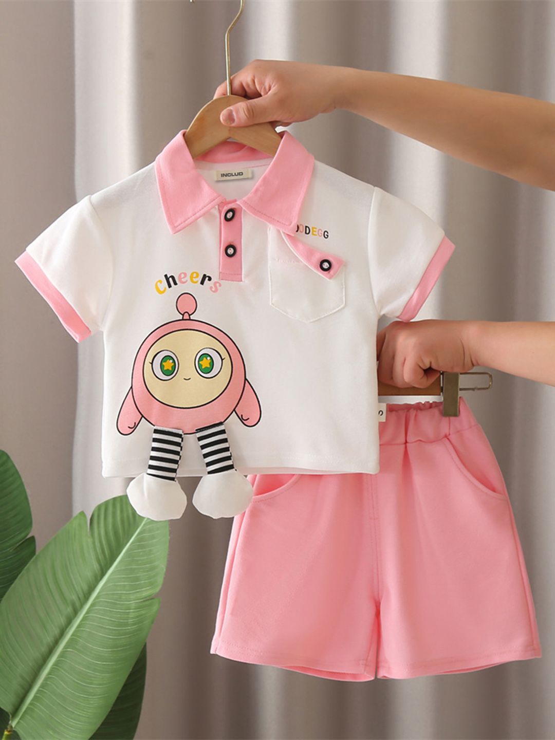 

INCLUD Boys Cartoon Printed Polo Collar T-shirt With Shorts, Pink