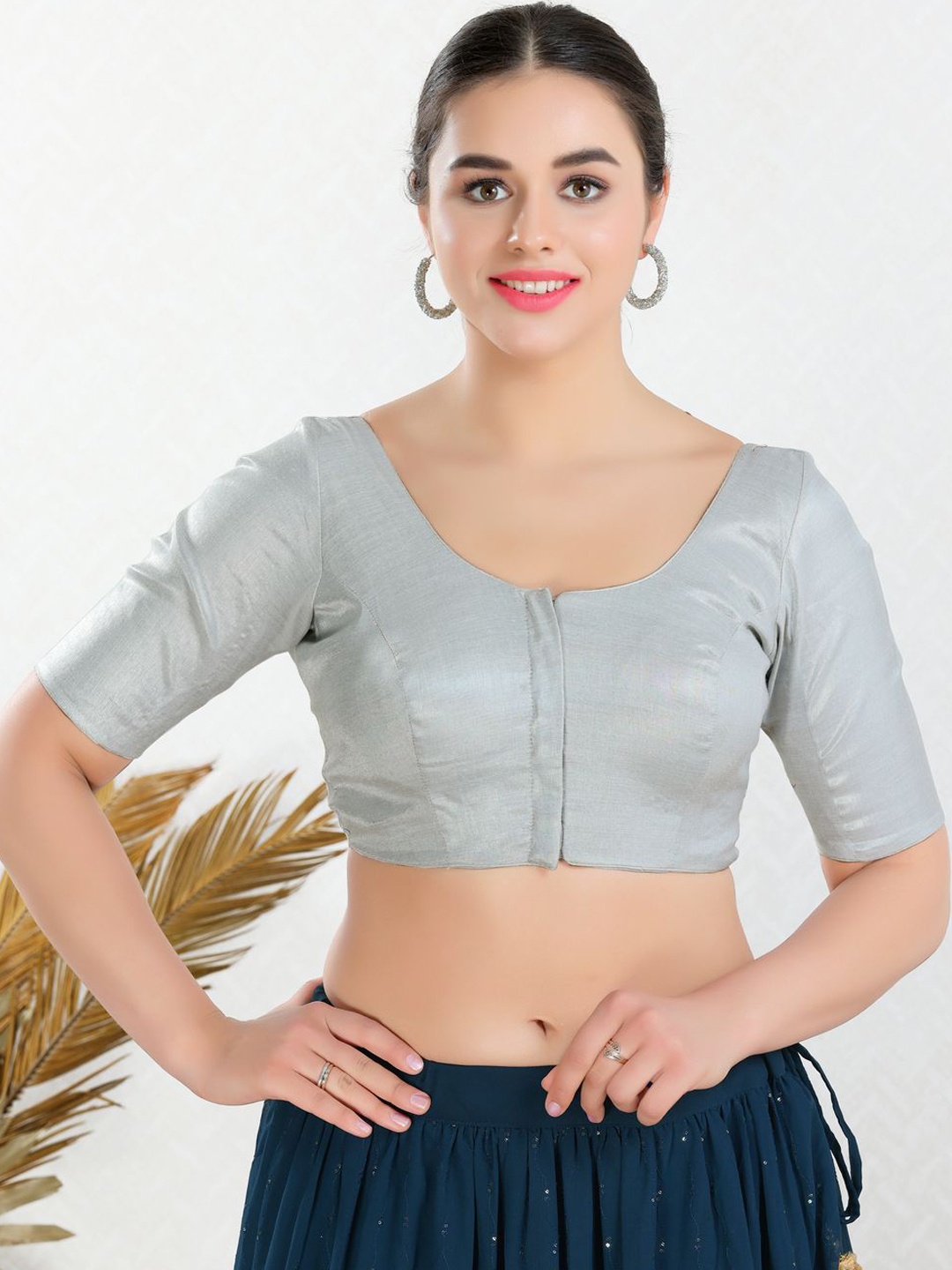 

VAMAS - THE DESIGNER BLOUSES Silk Round-Neck Padded Saree Blouse, Silver