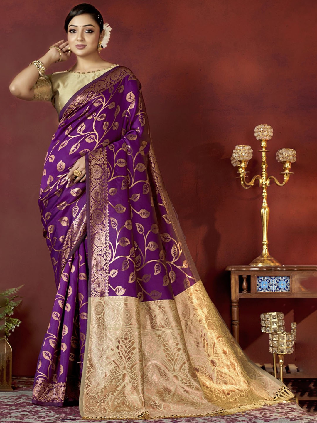 

DIVASTRI Ethnic Motifs Woven Design Zari Banarasi Saree, Purple
