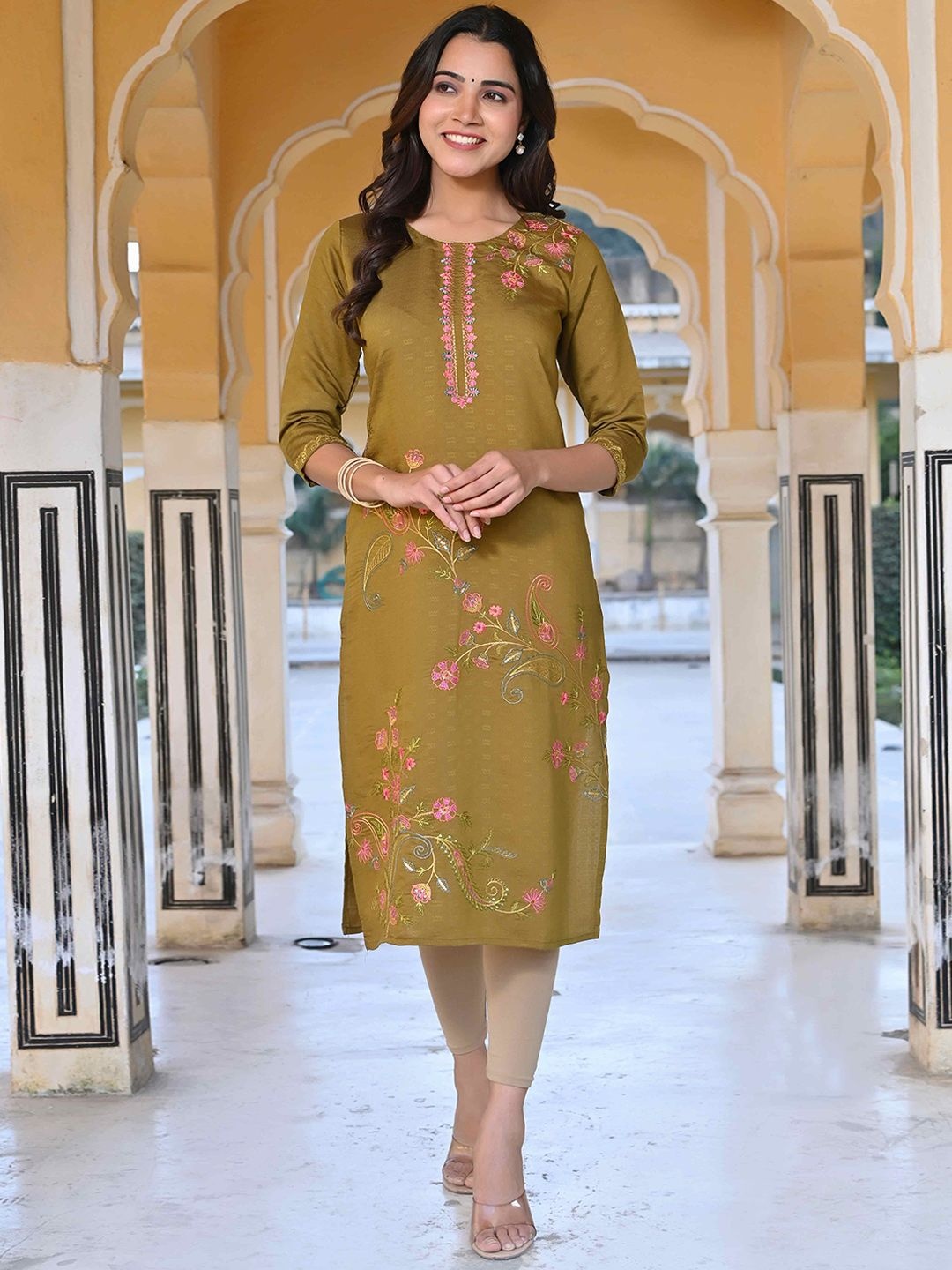 

Peachmode Floral Embroidered Thread Work Floral Kurta, Olive