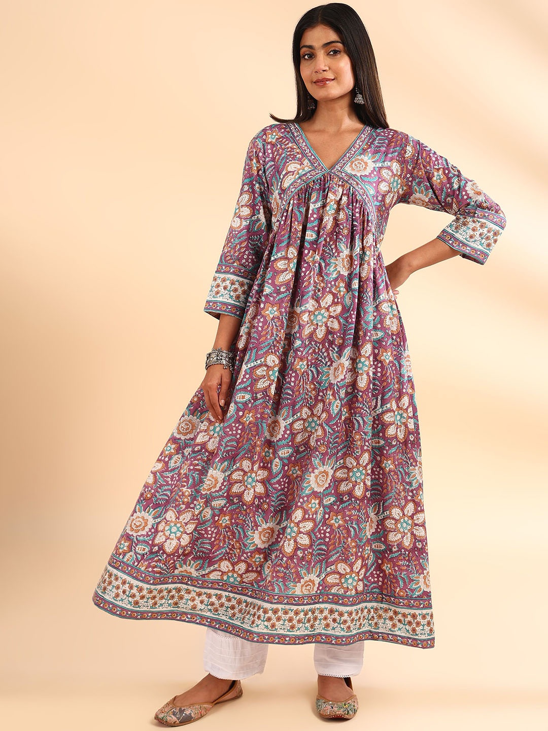 

Tahiliya Women Ethnic Motifs Printed Flared Sleeves Sequinned Handloom Anarkali Kurta, Purple
