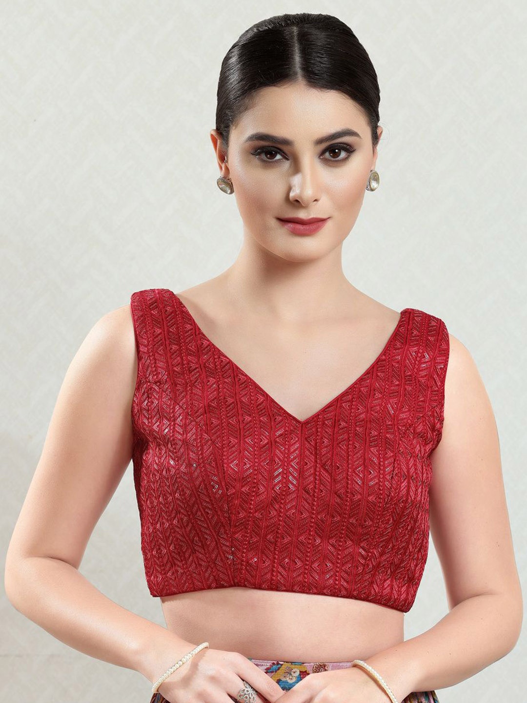 

VAMAS - THE DESIGNER BLOUSES Embroidered Silk V- Neck Padded Saree Blouse, Maroon