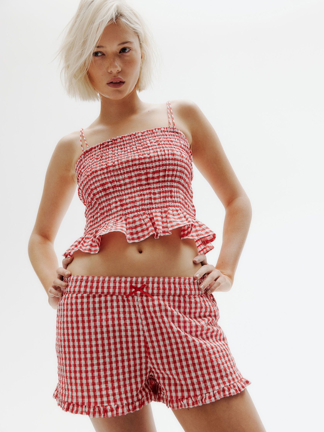 

H&M Women Seersucker Pull-On Shorts, Red