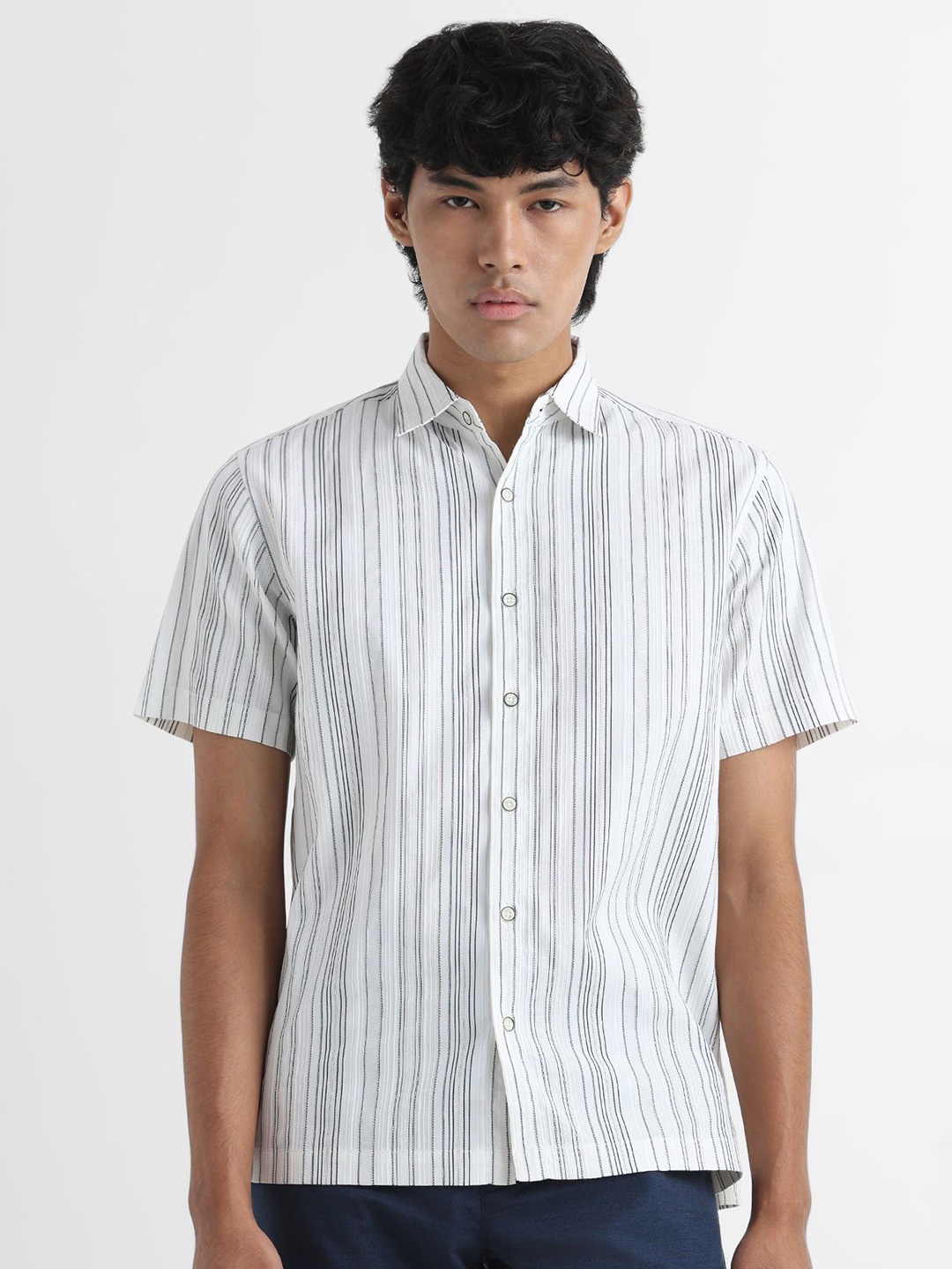 

YUVAKAA Men Opaque Striped Casual Shirt, White
