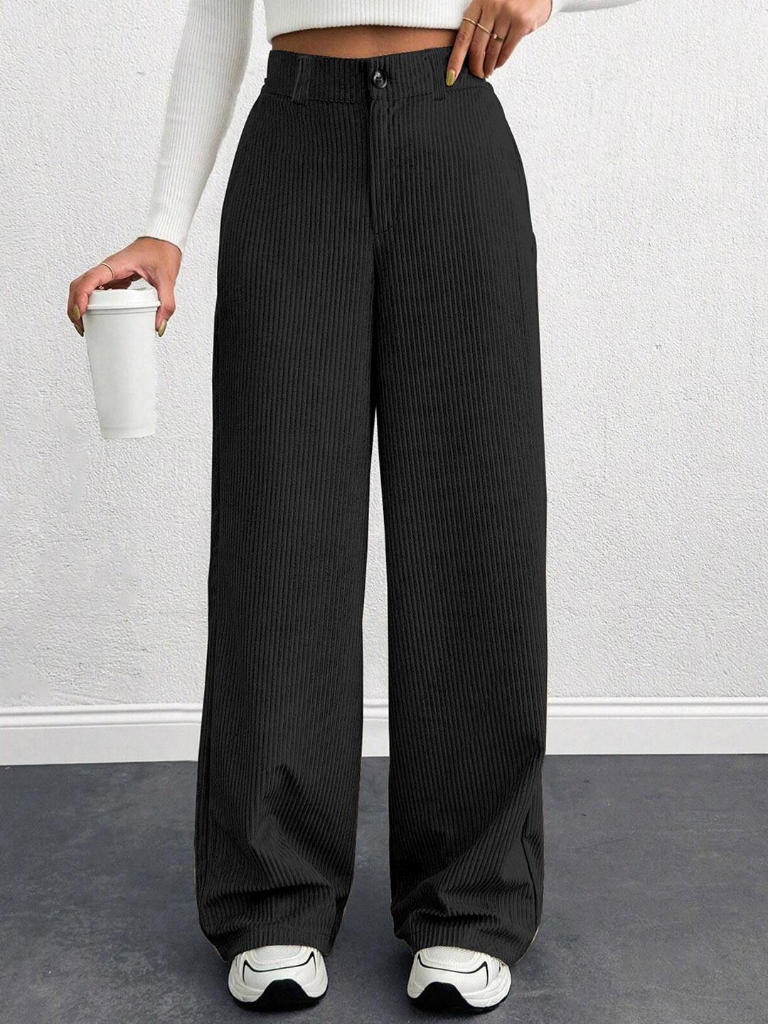 

RAJOVATI Women Zip Trousers, Black