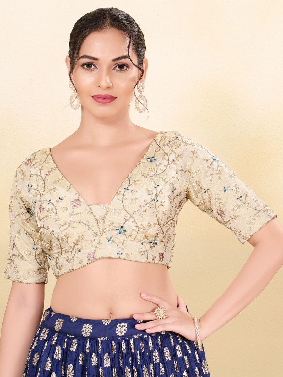 

VAMAS - THE DESIGNER BLOUSES Embroidered V-Neck Padded Saree Blouse, Gold