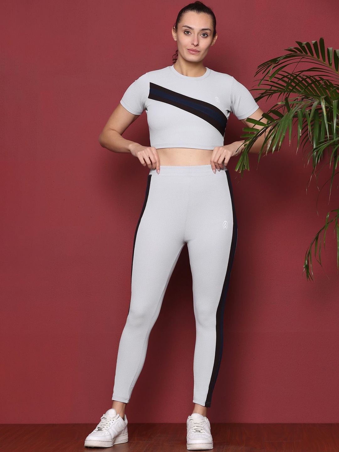 

ZICADA Printed Sports Top With Tights, Grey