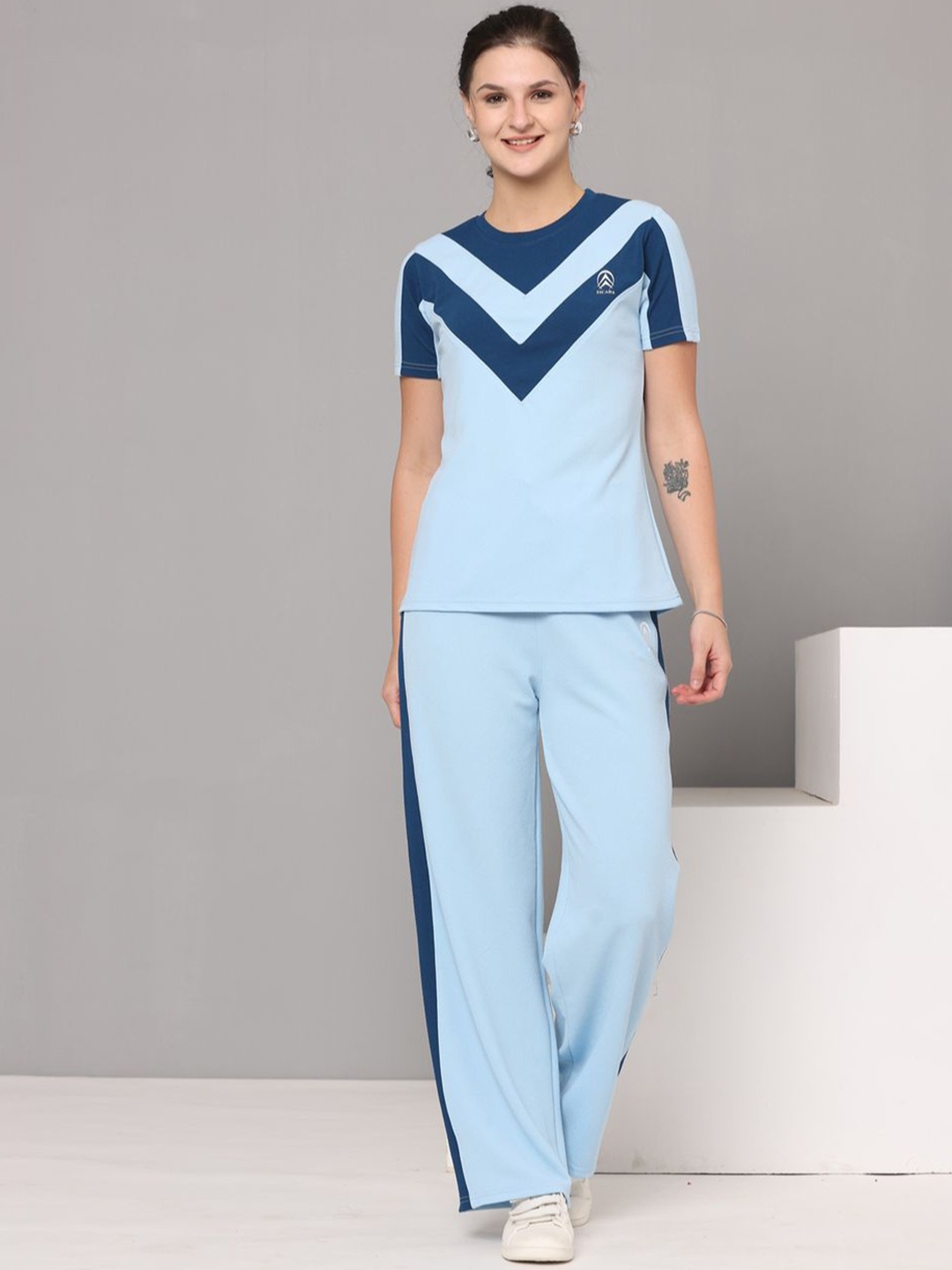 

Zicada Printed T-Shirt With Trouser, Blue
