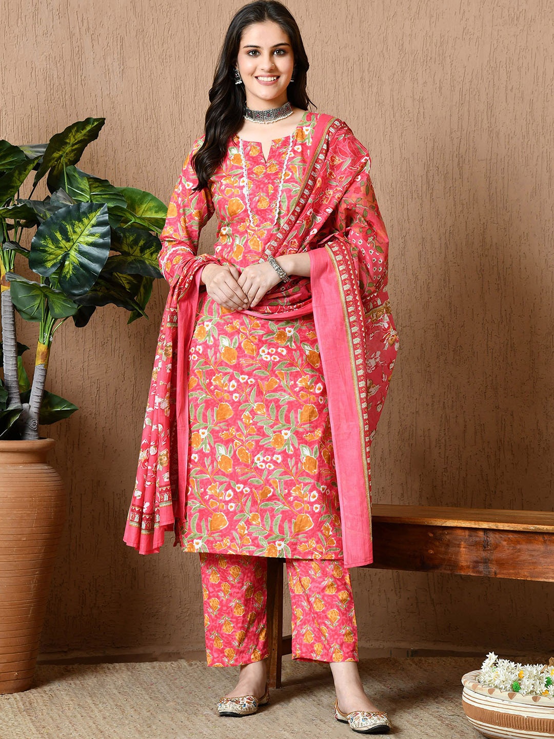 

Aktasa Women Floral Printed Regular Pure Cotton Kurta with Trousers & With Dupatta, Pink