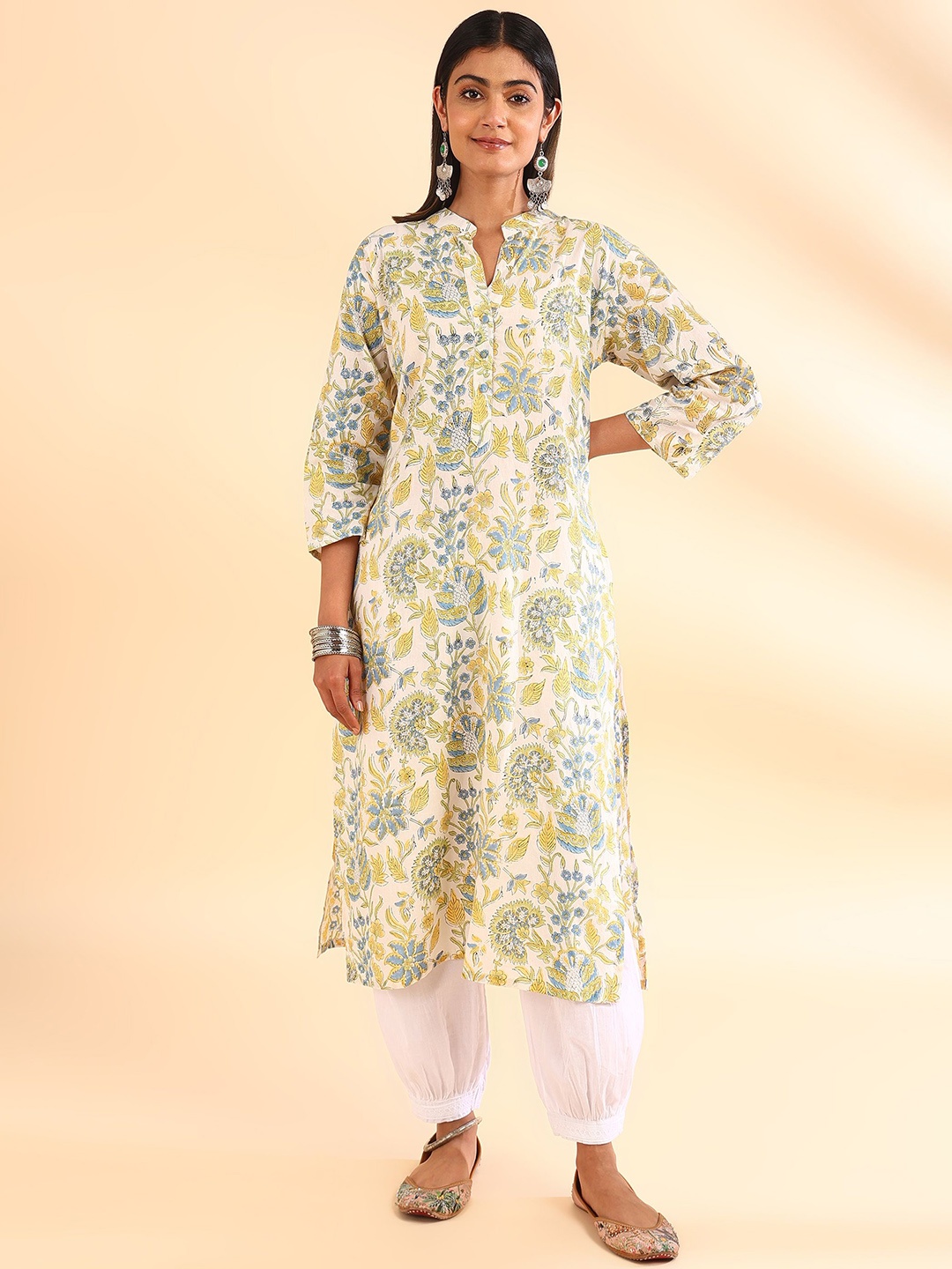 

Tahiliya Women Floral Printed Handloom Kurta, Blue