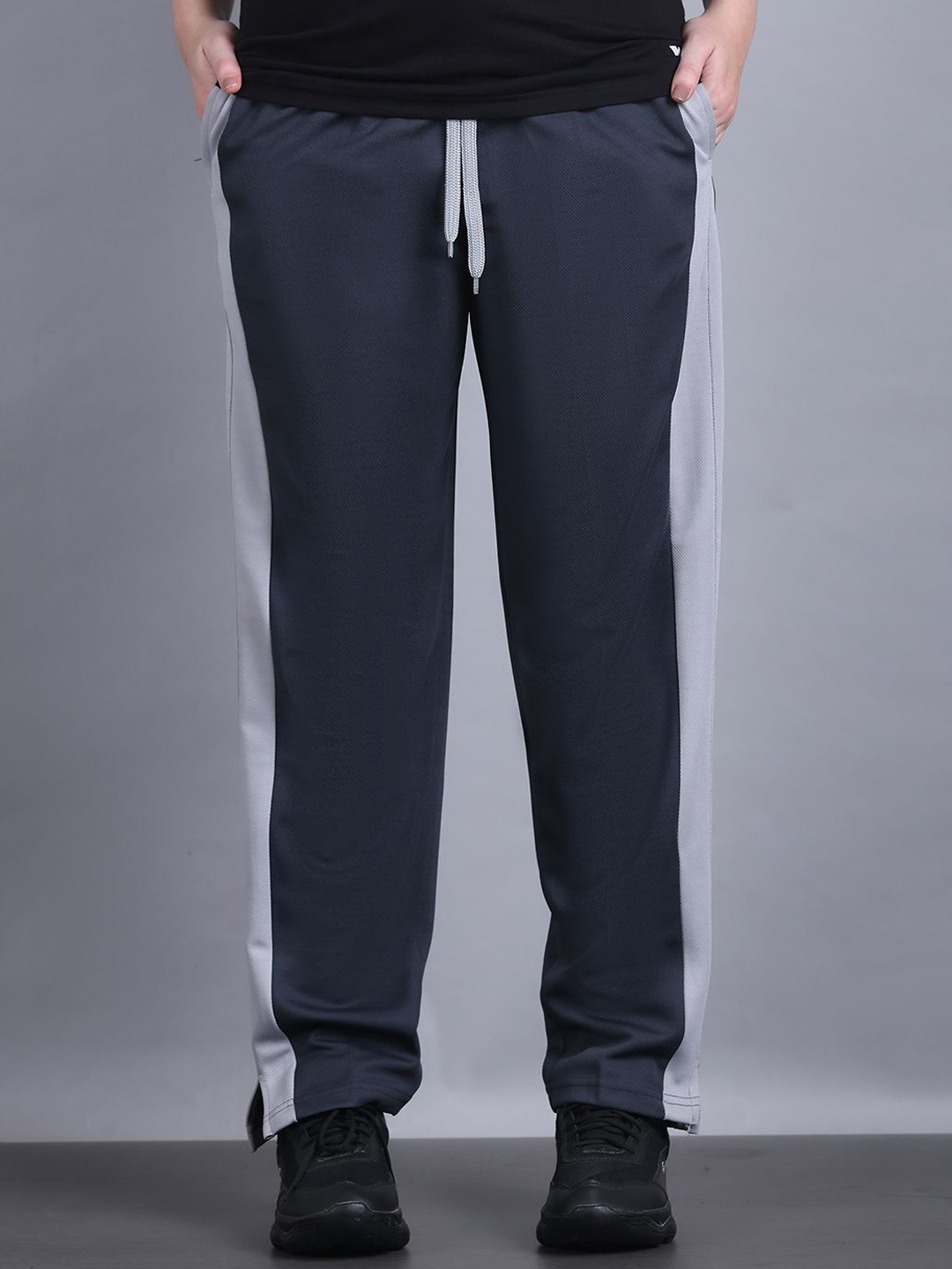 

MACK JONNEY Women Colourblocked Relaxed Fit Track Pants, Grey
