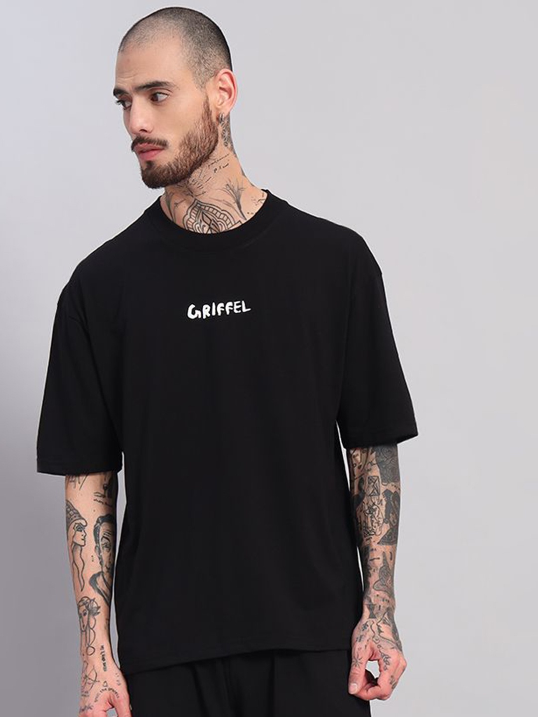 

GRIFFEL Men Printed Drop-Shoulder Sleeves Ultralite T-shirt, Black