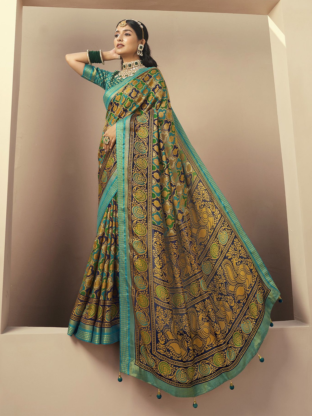 

elora Woven Design Poly Georgette Banarasi Saree, Green