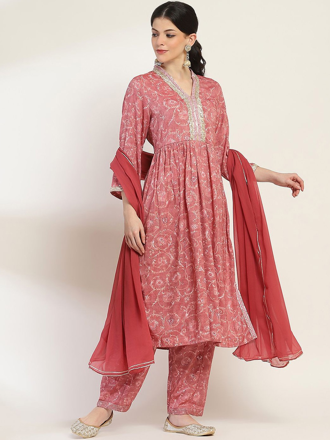 

Rangriti Women Floral Printed Regular Kurta with Salwar & With Dupatta, Pink