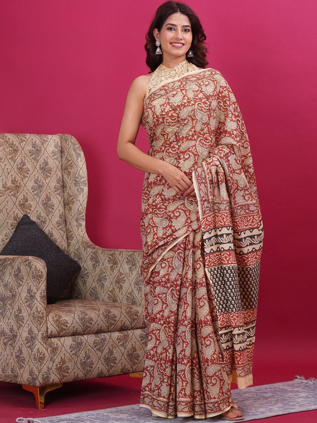 

Vanedik Paisley Printed Mulmul Cotton Block Print Saree, Red
