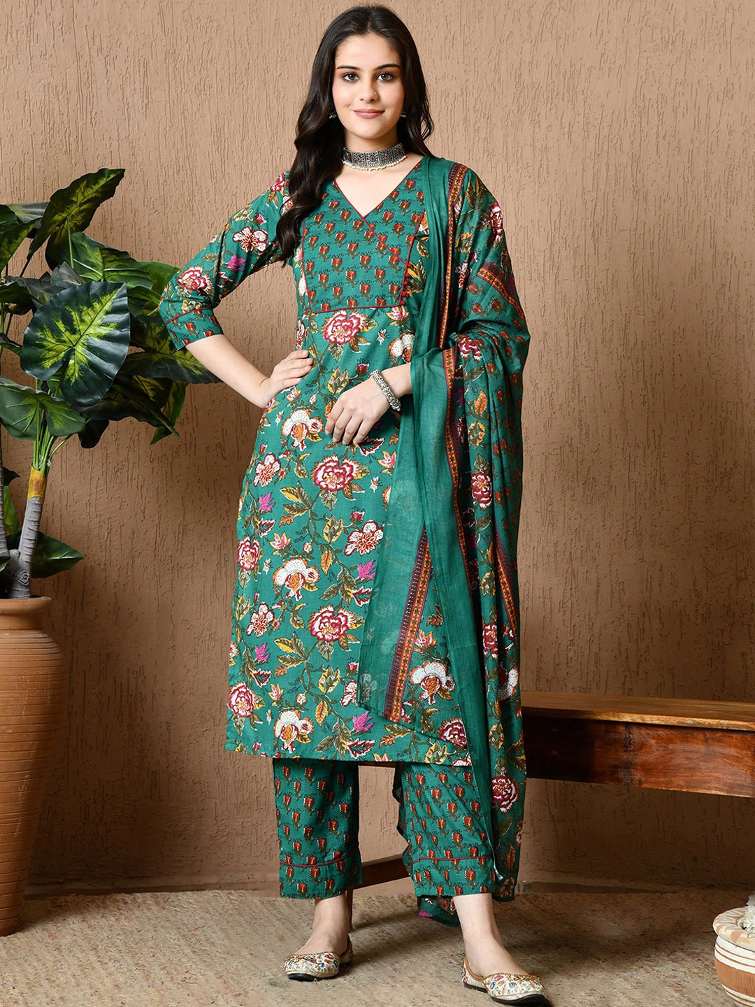 

Aktasa Women Floral Printed Regular Pure Cotton Kurta with Trousers & With Dupatta, Green