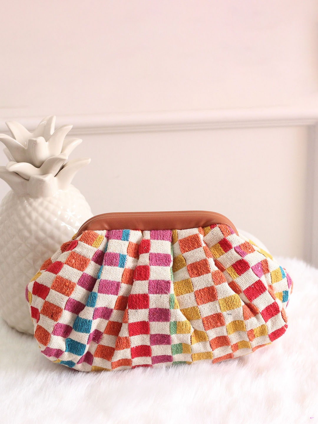 

BOXWISH BY BHUMIKA Fashion Clutch, Red