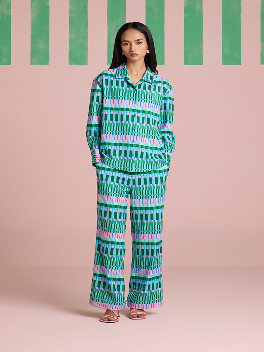 

Muvazo Printed Shirt Collar Shirt With Trousers Co-Ords, Green