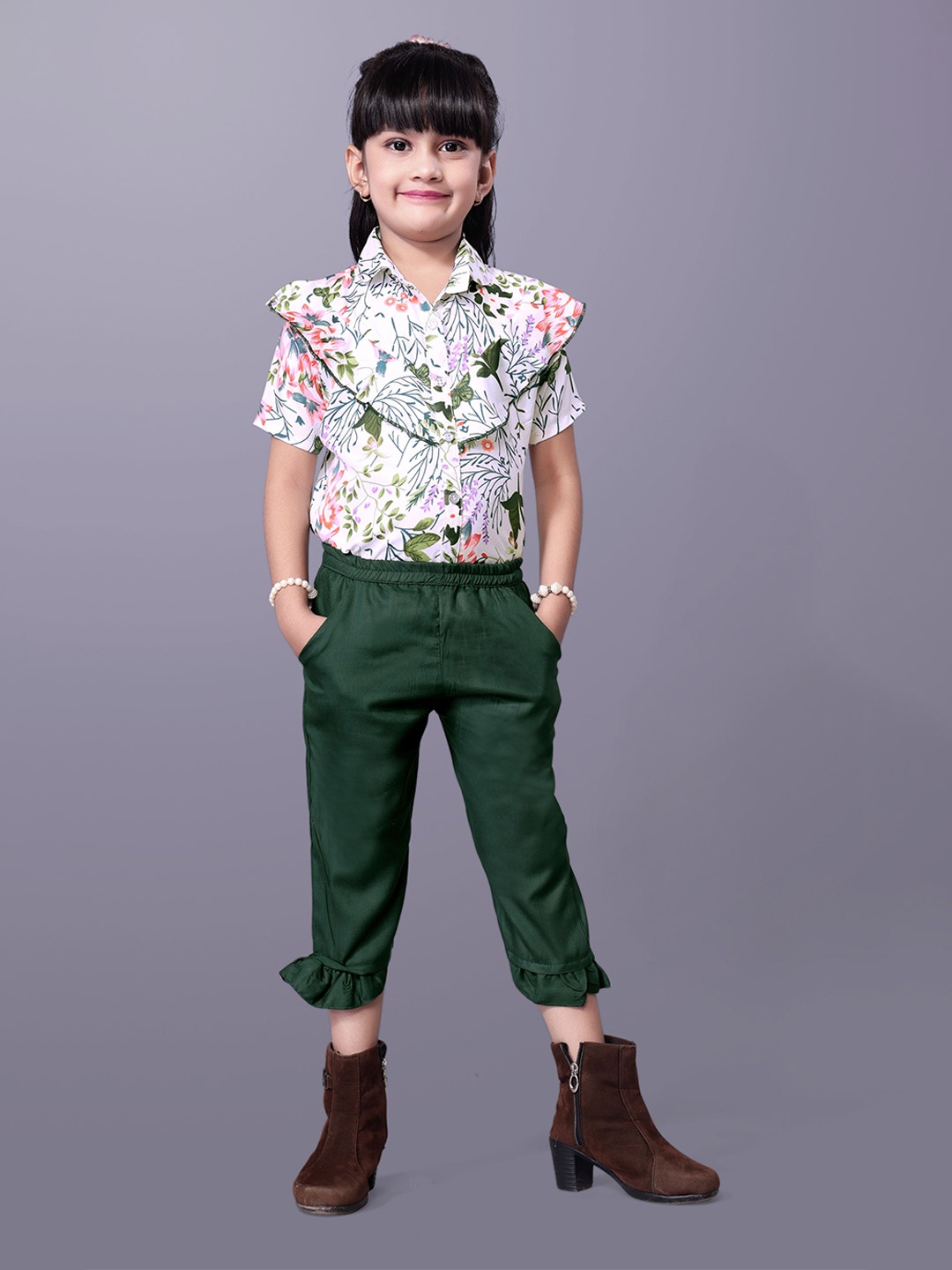 

Aarya Designer Girls Floral Printed Shirt With Capris, Green