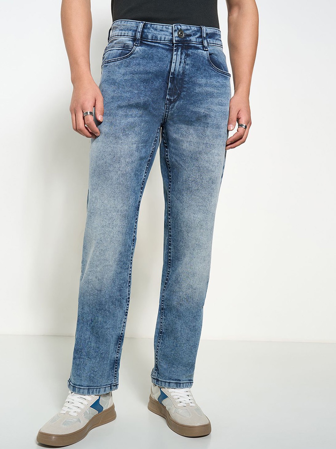 

SF JEANS by Pantaloons Men Straight Fit Mid-Rise Heavy Fade Jeans, Blue