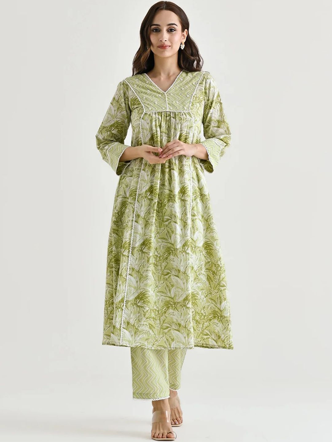 

BAPS Floral Printed Panelled A Line V Neck Kurta With Trousers, Green