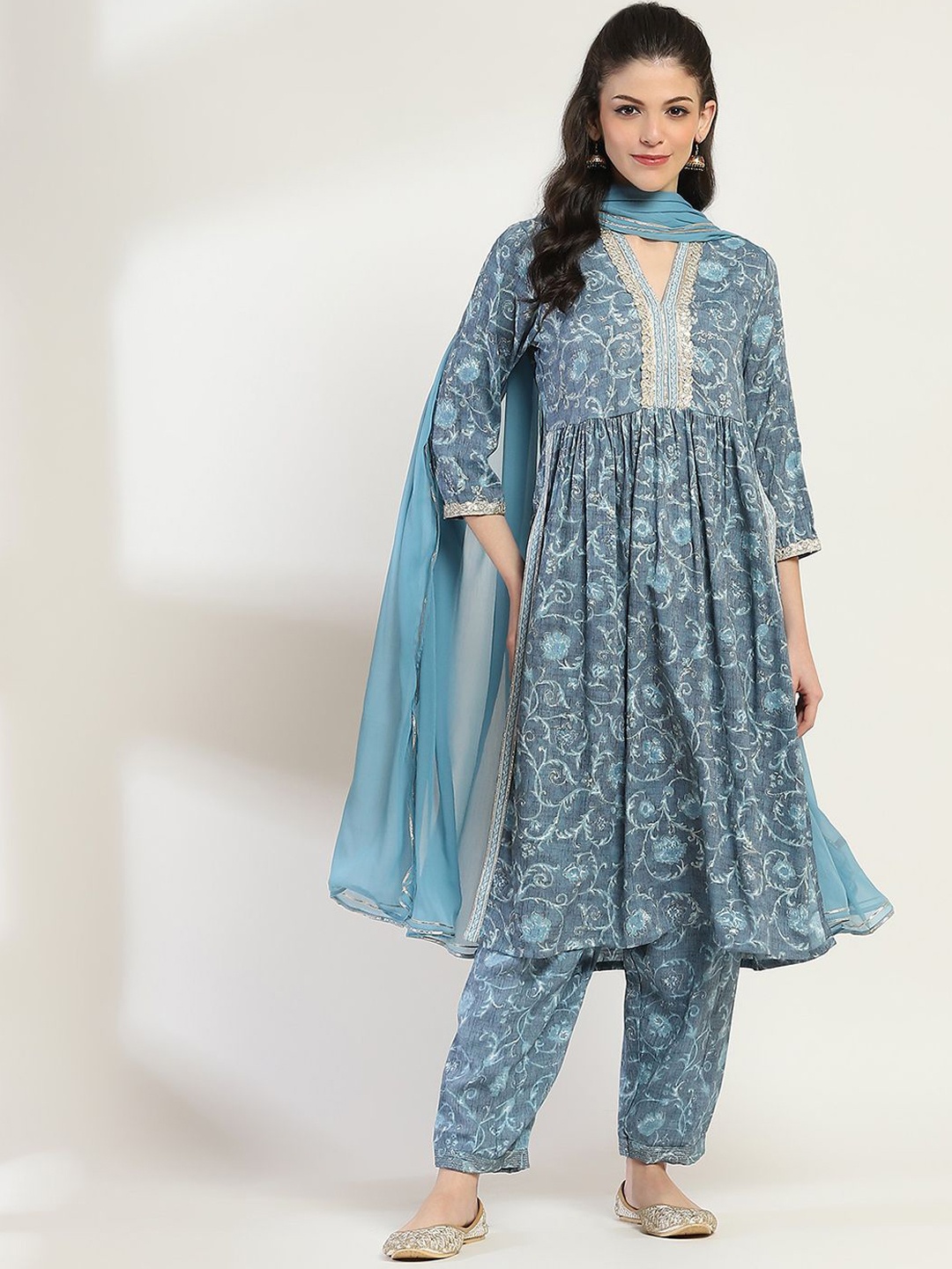 

Rangriti Women Floral Printed Regular Kurta with Salwar & With Dupatta, Grey