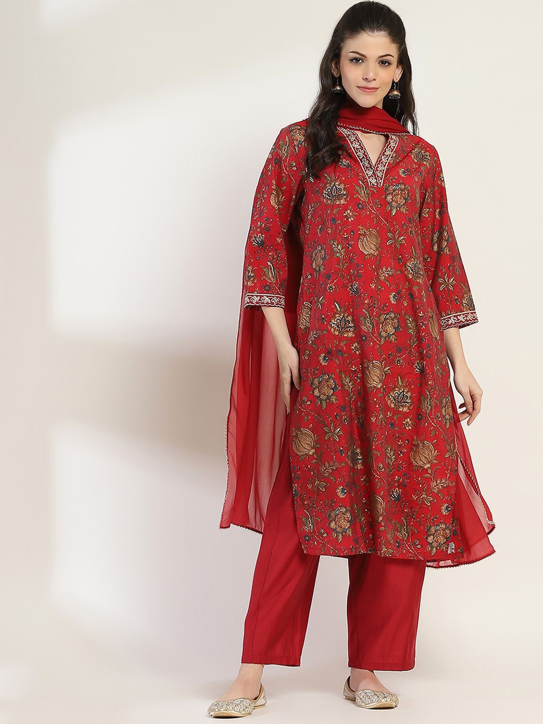 

Rangriti Women Floral Printed Regular Kurta with Salwar & With Dupatta, Maroon