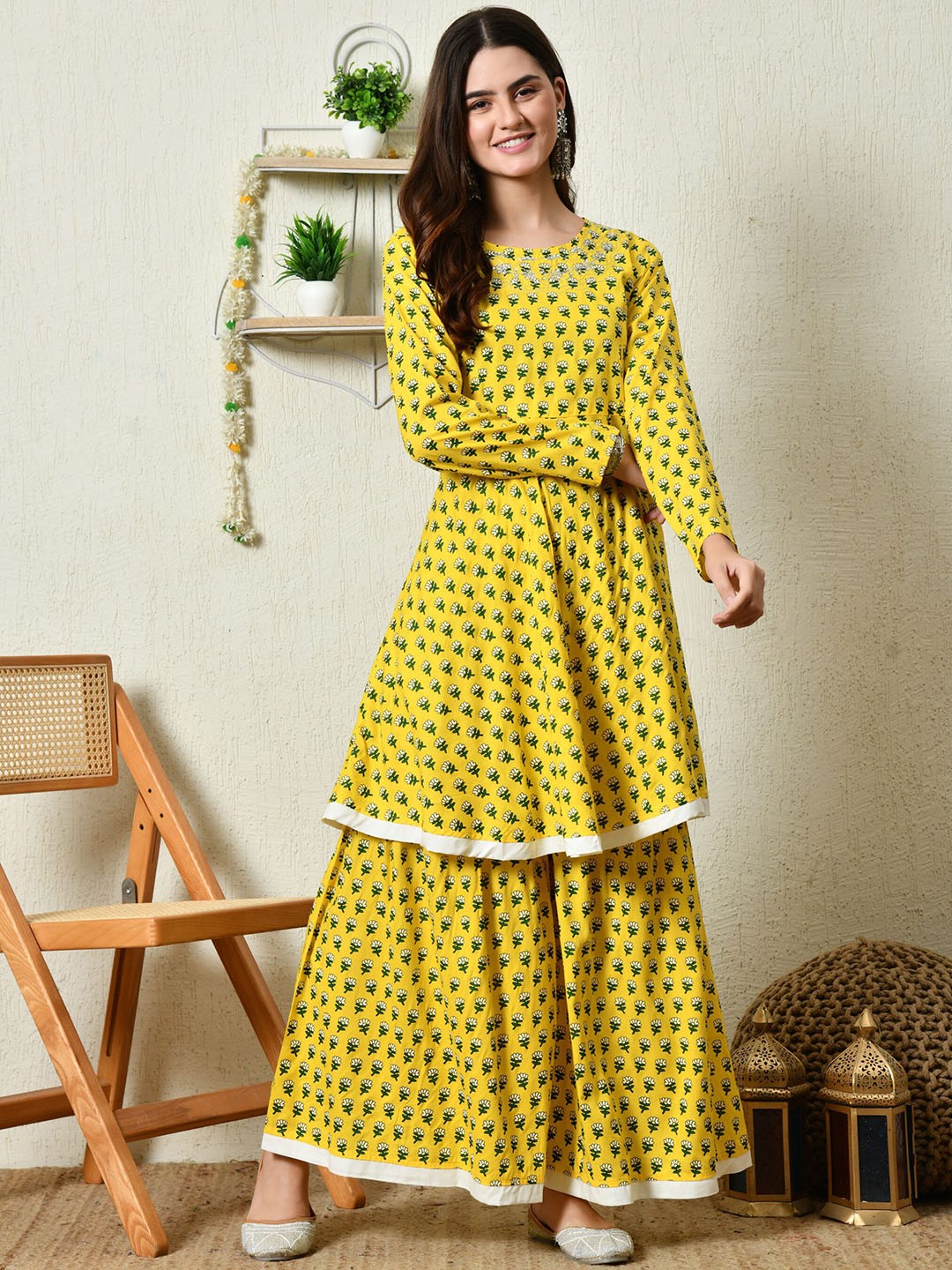 

ao services Women Floral Printed Regular Kurta with Sharara, Yellow