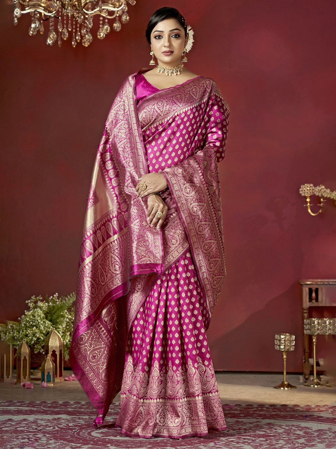 

DIVASTRI Ethnic Motifs Woven Design Zari Banarasi Saree, Pink