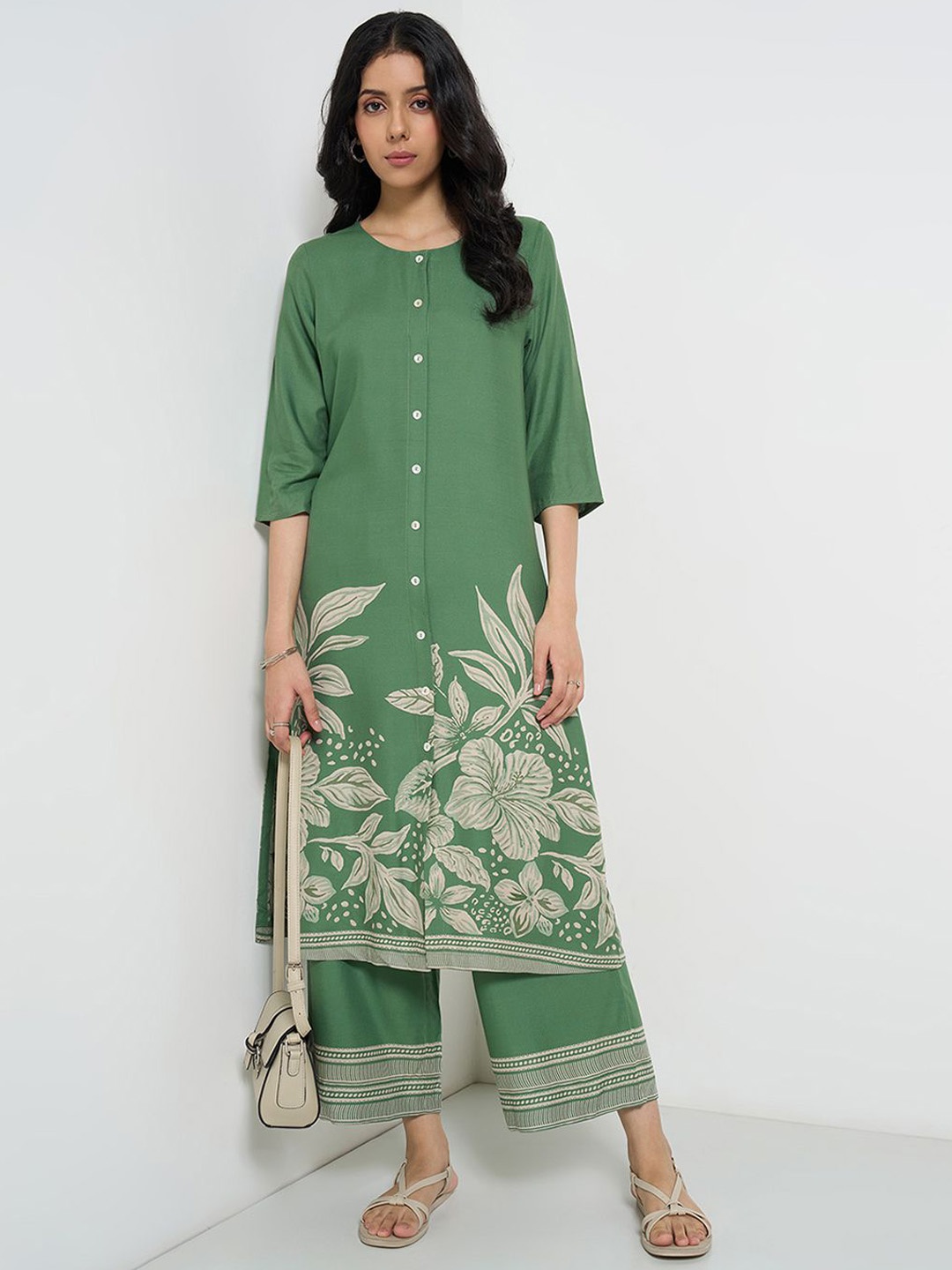 

RANGMANCH BY PANTALOONS Floral Printed Round Neck A-Line Kurta, Green