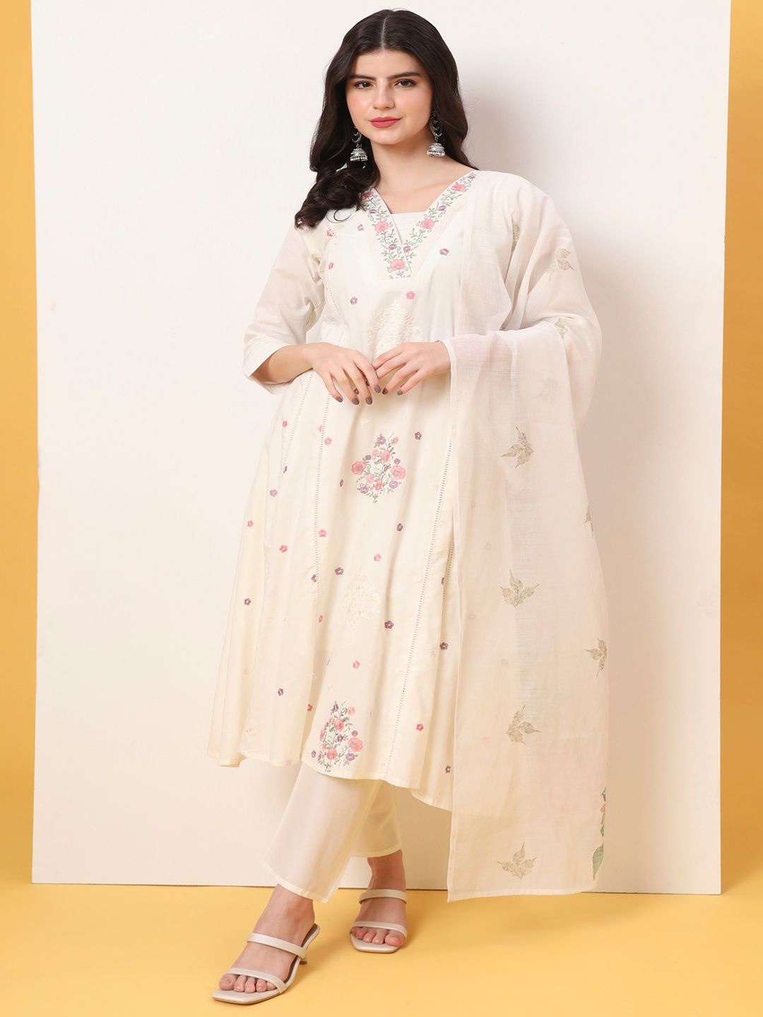 

Yufta Women Floral Embroidered Regular Thread Work Pure Cotton Kurta with Trousers & With Dupatta, White