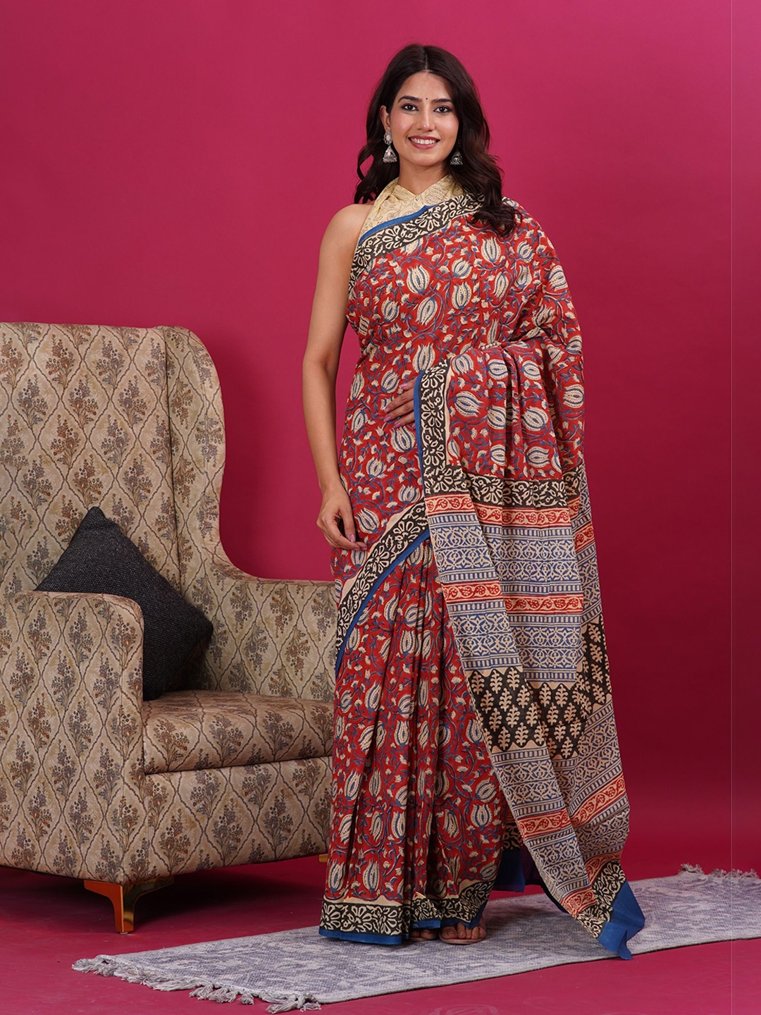 

Vanedik Floral Pure Cotton Block Print Saree, Red