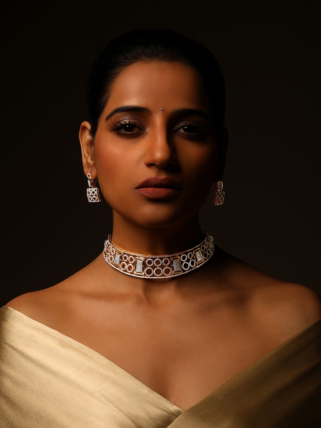 

ASMITTA JEWELLERY 22KT Gold-Plated Cubic Zirconia-Studded Choker Bridal Jewellery Set