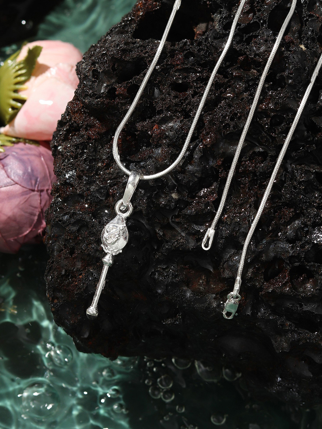 

Metronaut Kartikeya Ji pendent With Chain, Silver