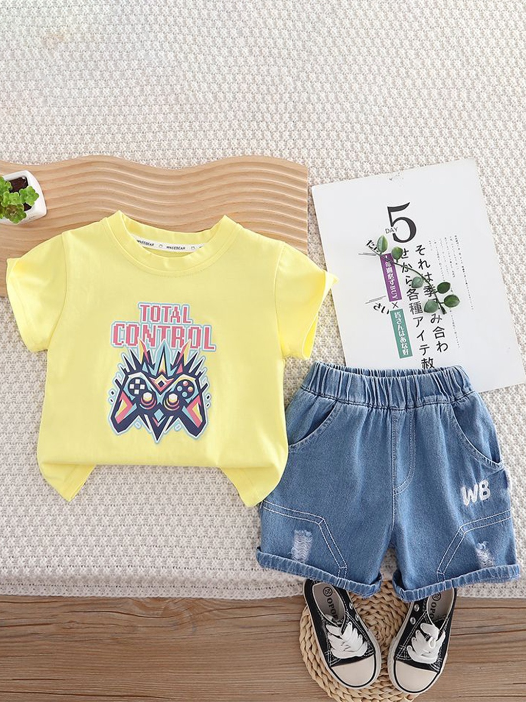 

StyleCast x Revolte Unisex Kids Printed T-shirt with Shorts, Yellow