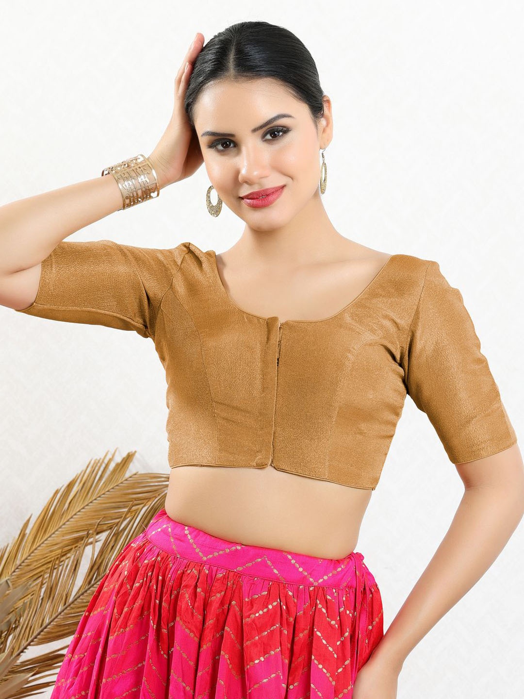 

VAMAS - THE DESIGNER BLOUSES Silk Round Neck Padded Saree Blouse, Gold