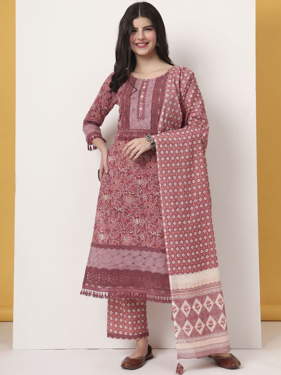 

Yufta Women Floral Printed Regular Thread Work Pure Cotton Kurta with Trousers & With Dupatta, Pink