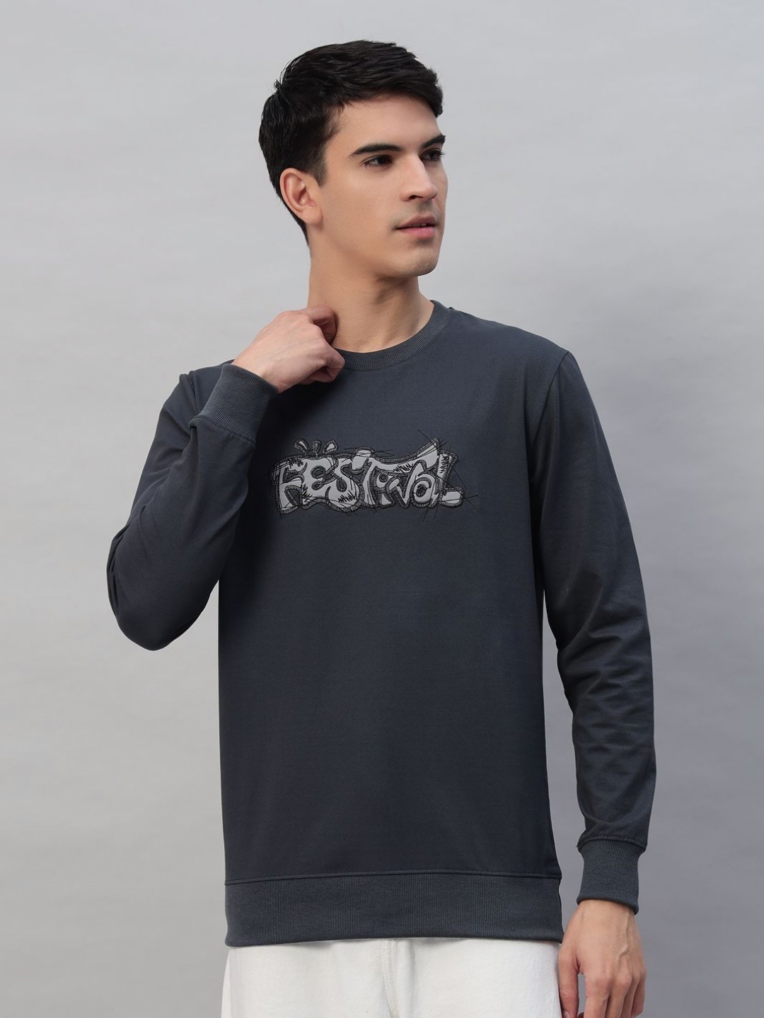 

PROFY Men Typography Mandarin Collar Applique T-shirt, Grey