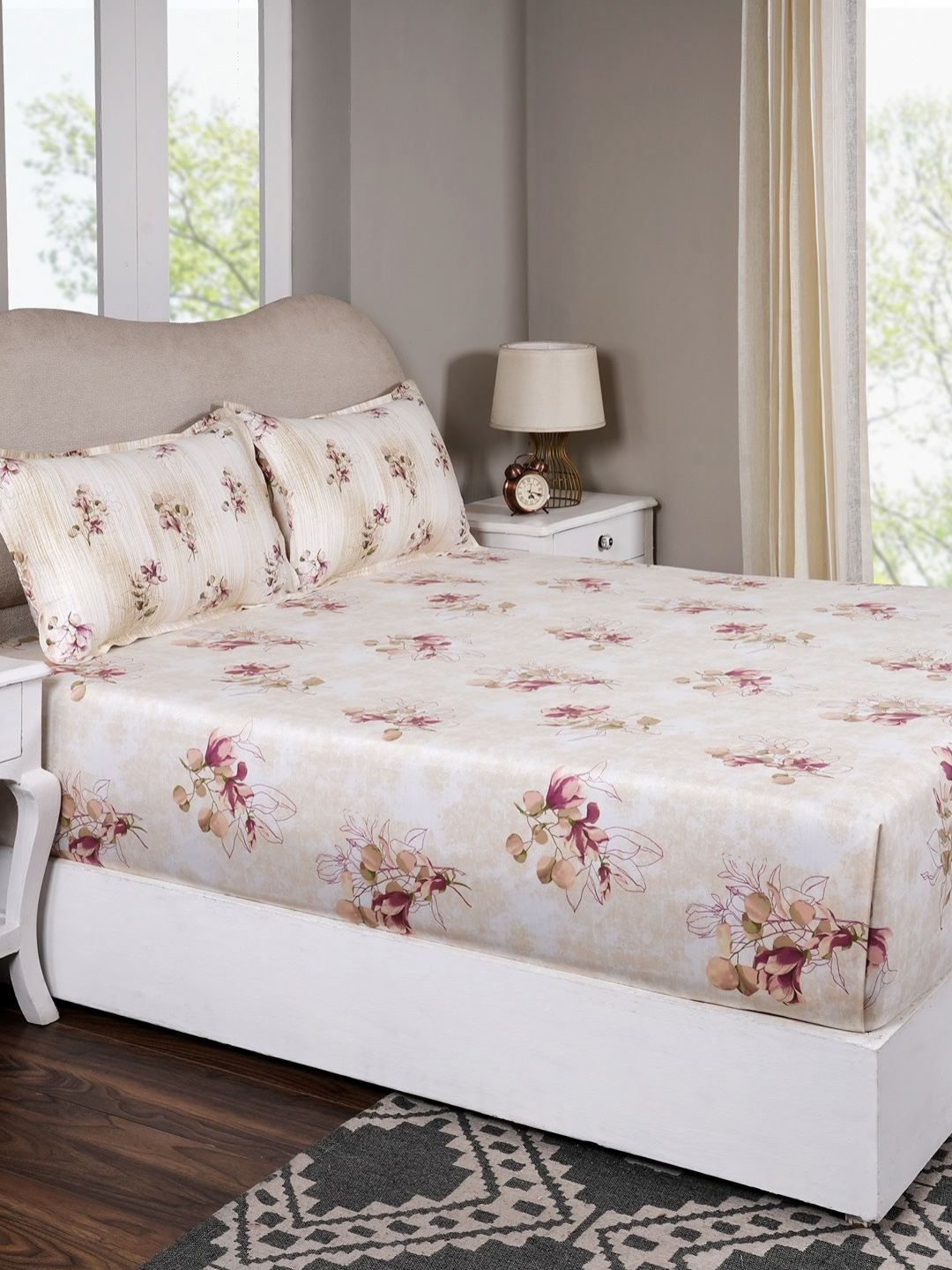 

MASPAR White & Peach Floral Printed 300 TC Cotton Queen Bedsheet Set 2.75 x 2.24 m