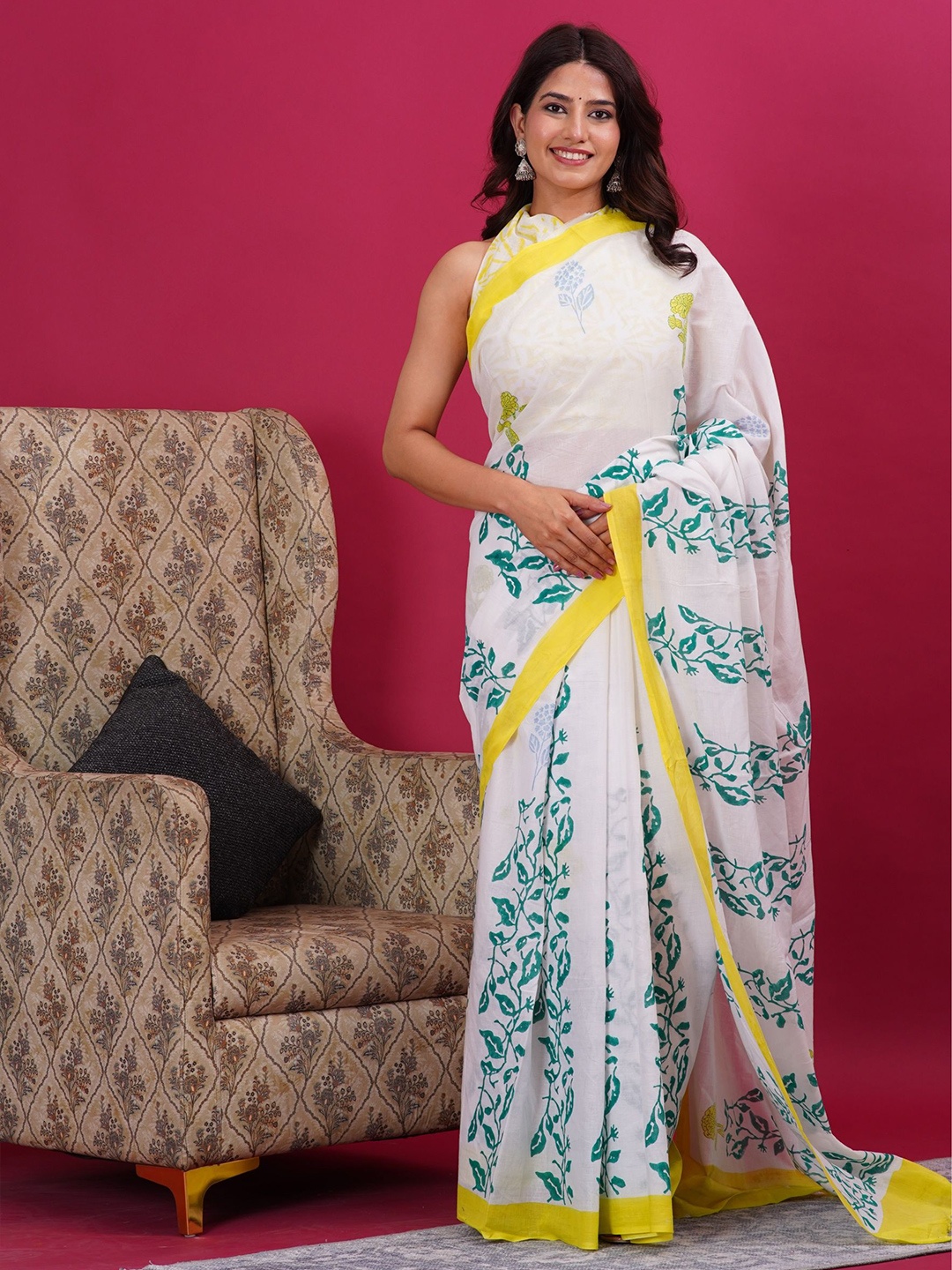 

Shivanya Handicrafts Floral Pure Cotton Block Print Saree, White