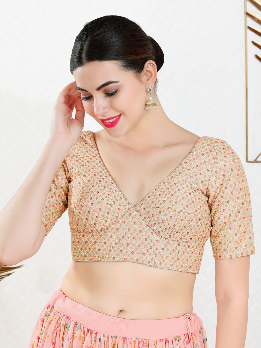 

VAMAS - THE DESIGNER BLOUSES Embroidered Silk V-Neck Padded Saree Blouse, White