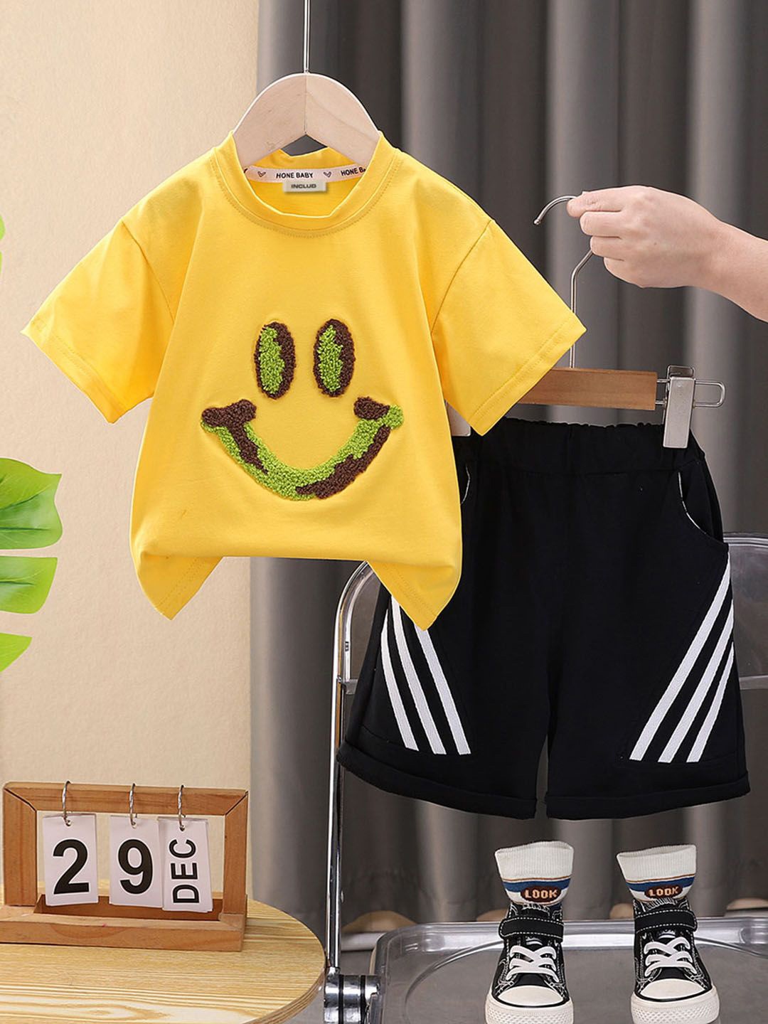 

INCLUD Boys Patchwork Raglan Sleeves T-Shirt & Shorts, Yellow