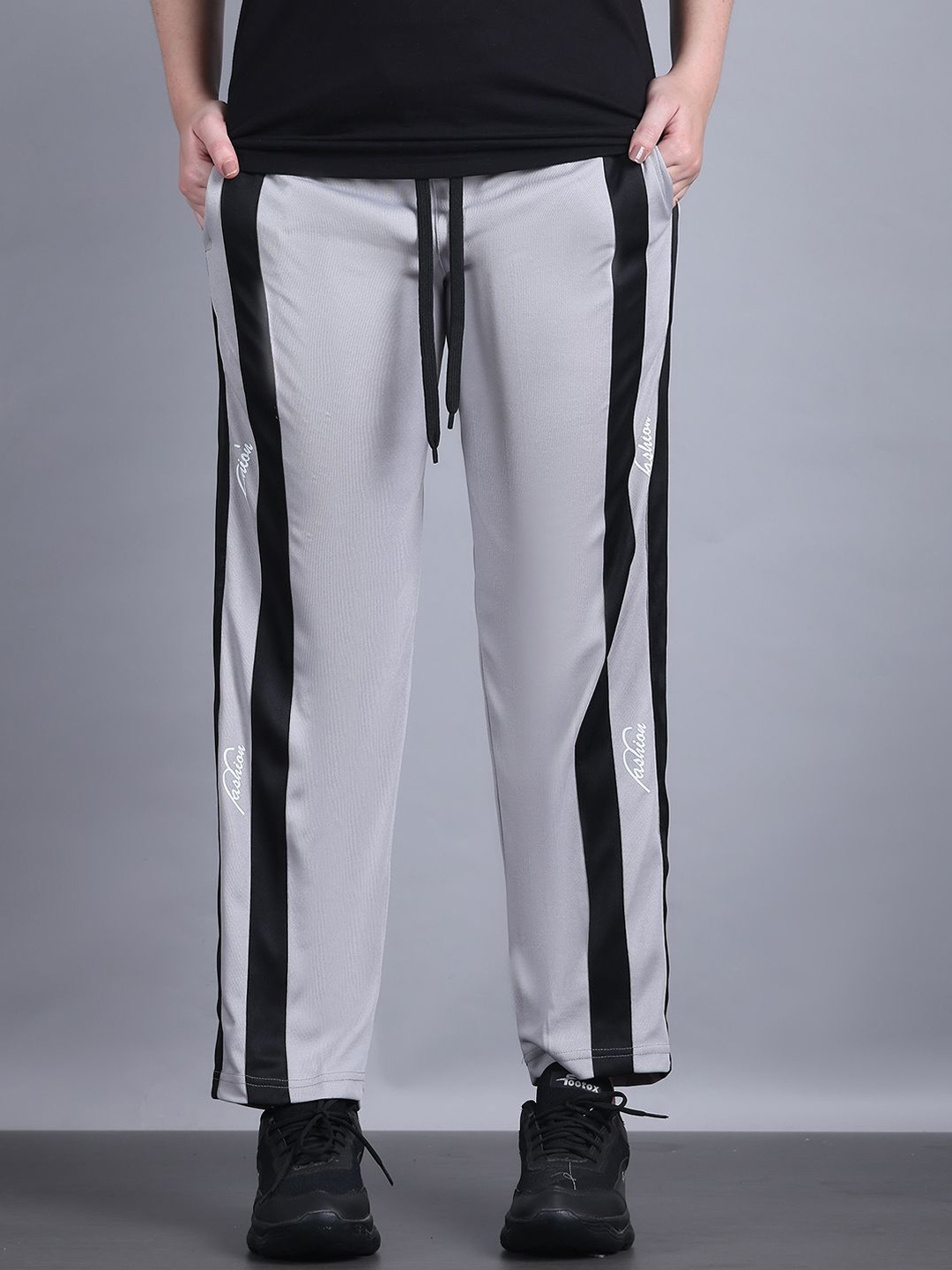 

MACK JONNEY Women Colourblocked Relaxed Fit Track Pants, Grey