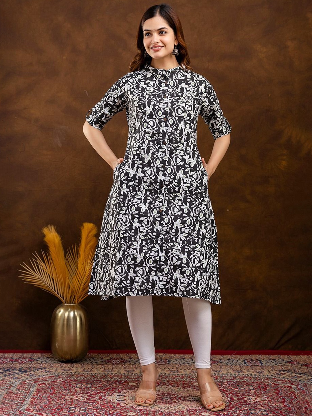 

TRIVEDI Floral Printed Cotton Kurta, Black