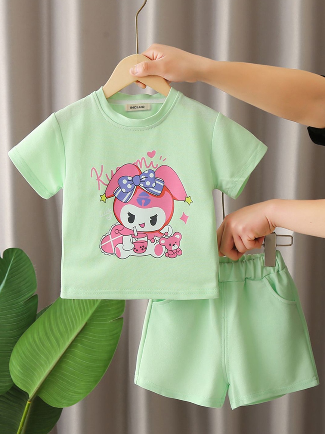 

INCLUD Girls Cartoon Printed T-shirt With Shorts, Green