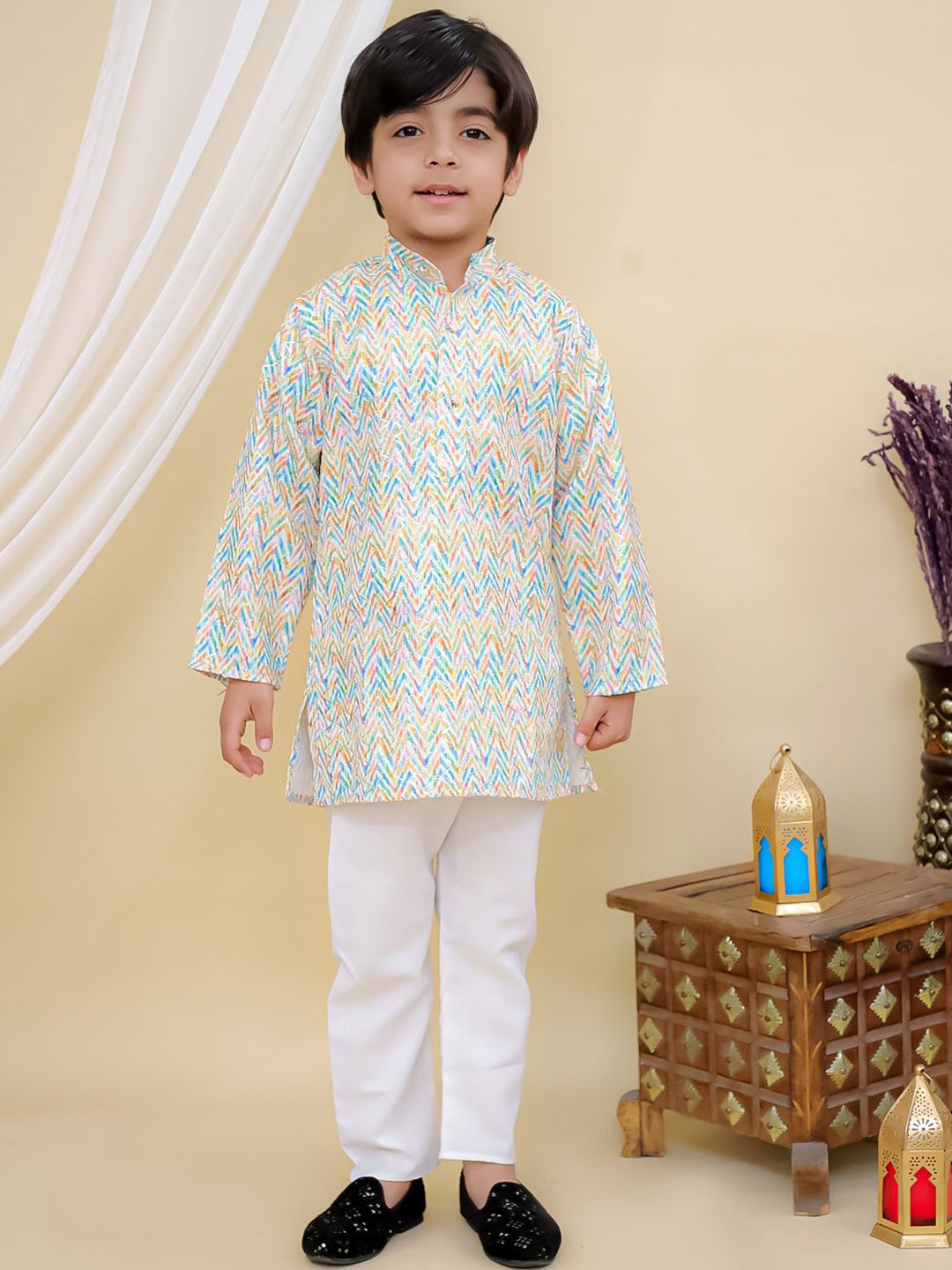 

Superminis Boys Embroidered Regular Pure Cotton Kurta with Pyjamas, Green