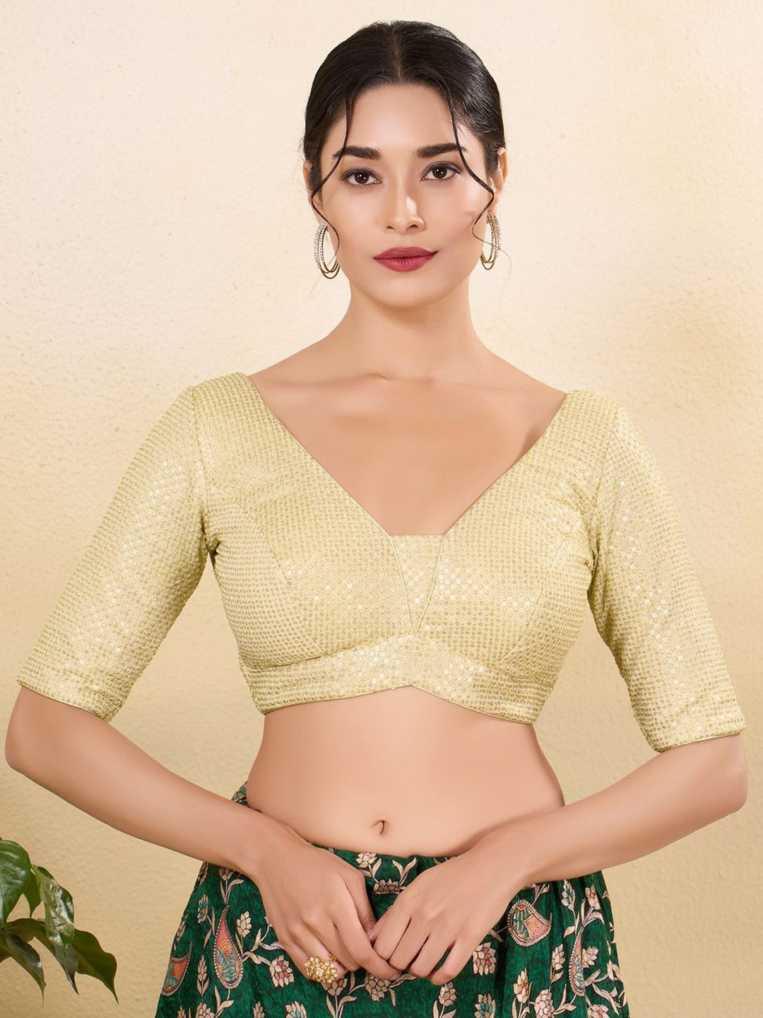 

VAMAS - THE DESIGNER BLOUSES Embellished V-Neck Sequinned Padded Saree Blouse, Gold