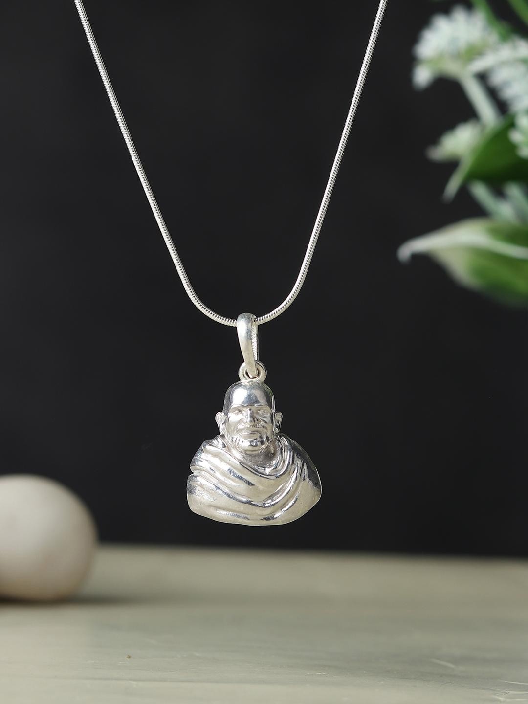 

Metronaut 92.5 Sterling Silver Contemporary Shaped Karoli Baba Pendant